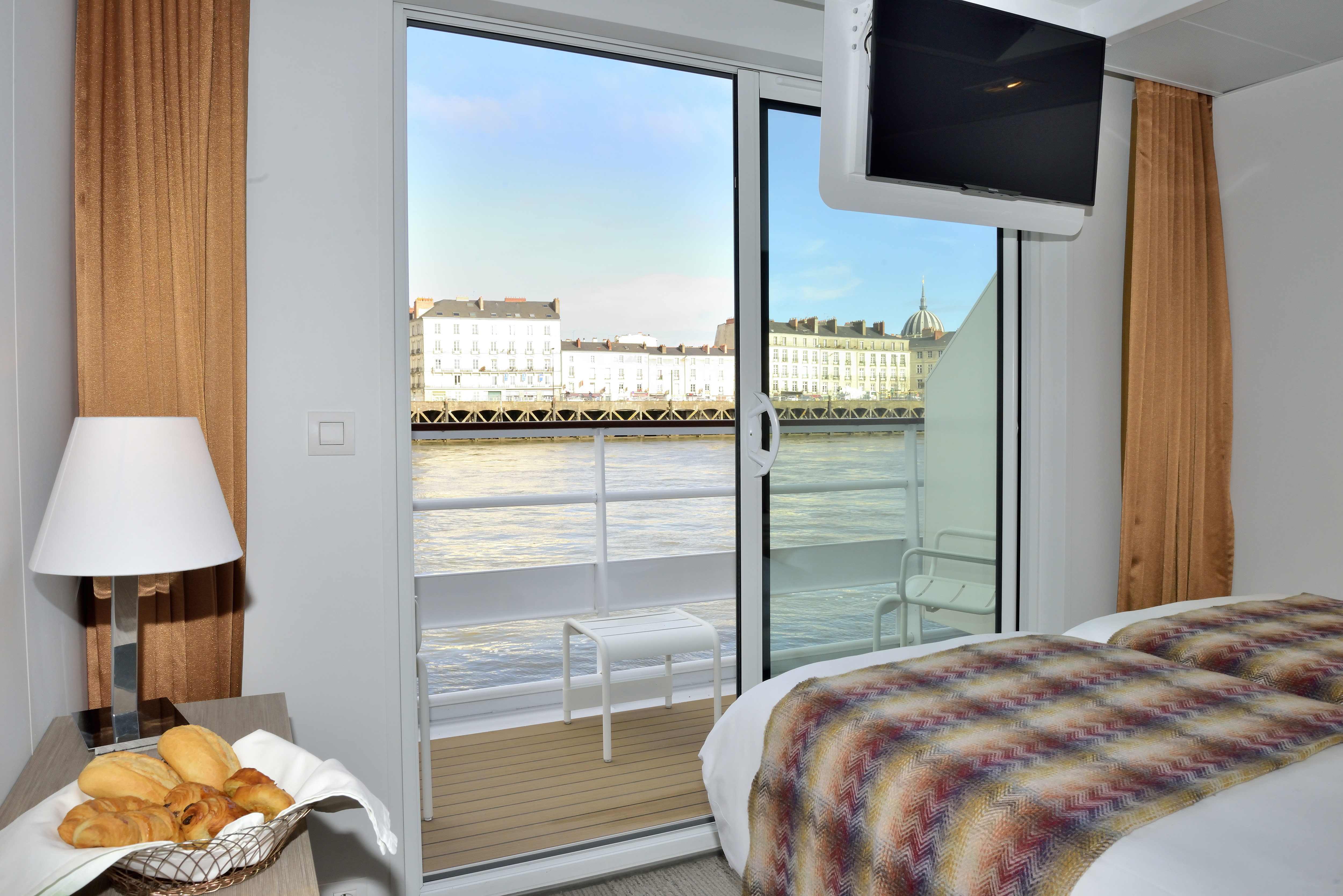 CroisiEurope MS Loire Princesse Cabin 5.jpg